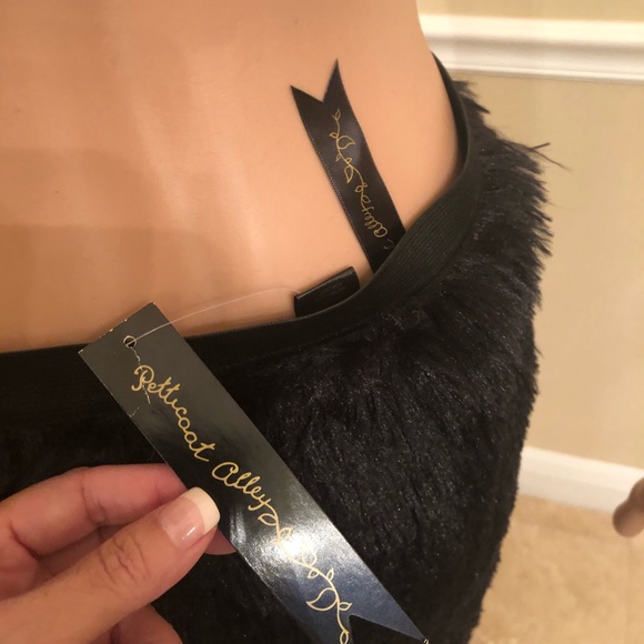 Petticoat Alley Fur Skirt - NEW - Picture 10 of 10